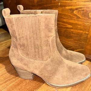 Universal Thread Western Boot